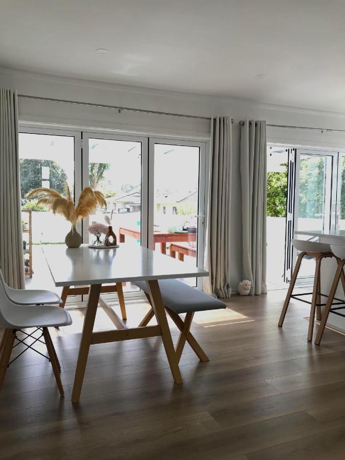 Bright & Comfy Stay In Newly Renovated Home With Parking Auckland Exterior foto